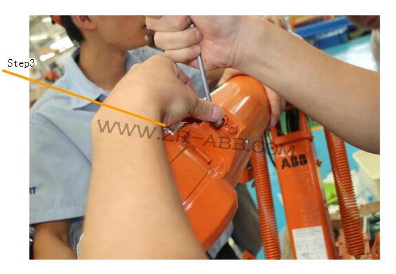 ABB機(jī)器人IRB2400系列伺服電機(jī)軸拆裝步驟流程