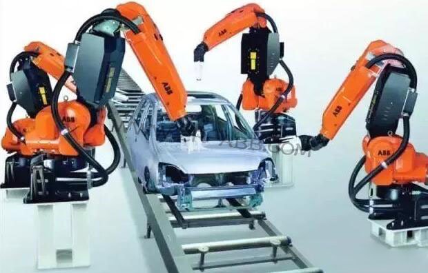 噴涂機(jī)器人和噴涂設(shè)備各自的優(yōu)缺點(diǎn)