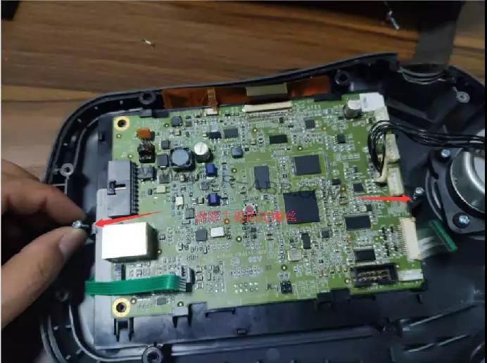 ABB機(jī)器人示教器維修拆解過程及更換步驟